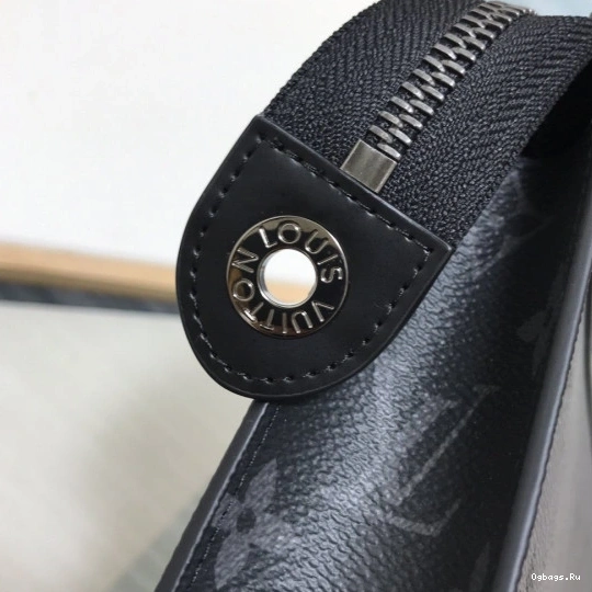 MM VUITTON POCHETTE LOUIS VOYAGE 0316